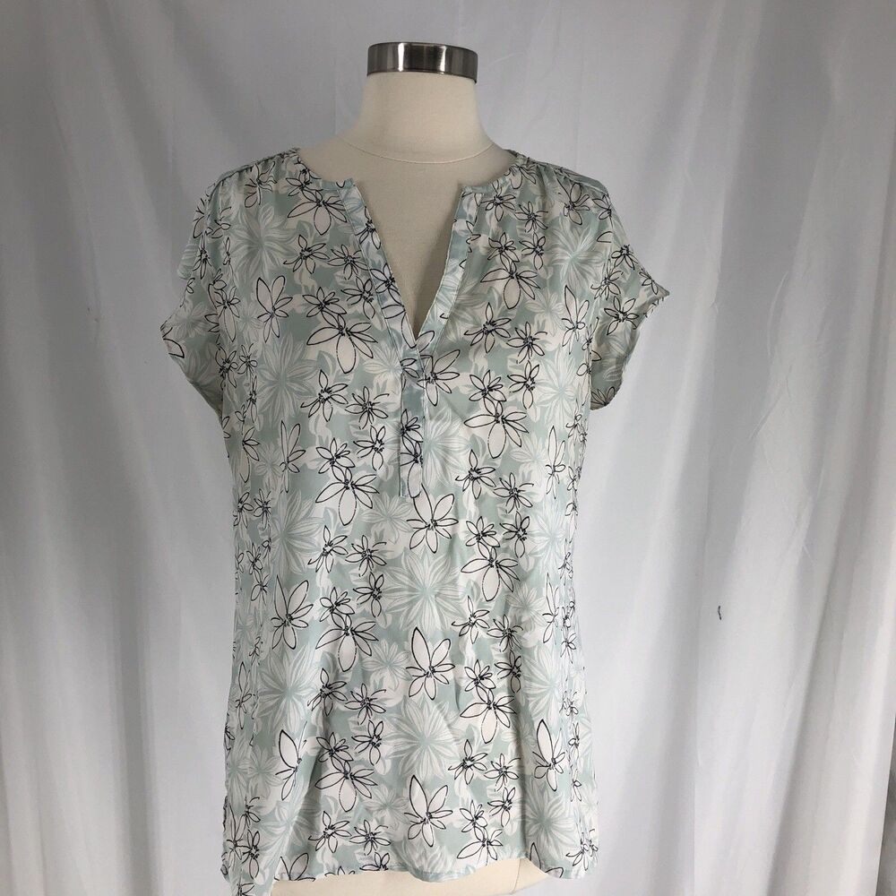 Ann Taylor Factory Blouse Women Medium V-Neck Floral Print Pale Green